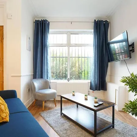 3 Bedroom Home With Free Parking Leeds  Buitenkant foto
