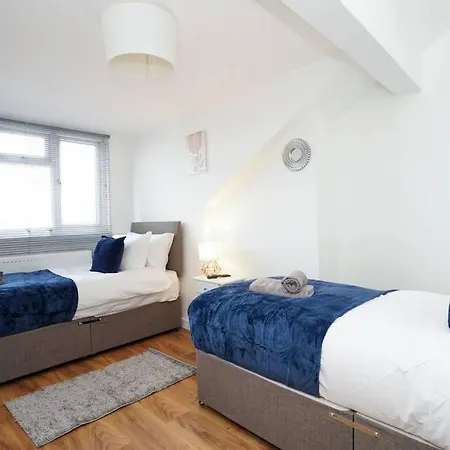 3 Bedroom Home With Free Parking Leeds  Buitenkant foto