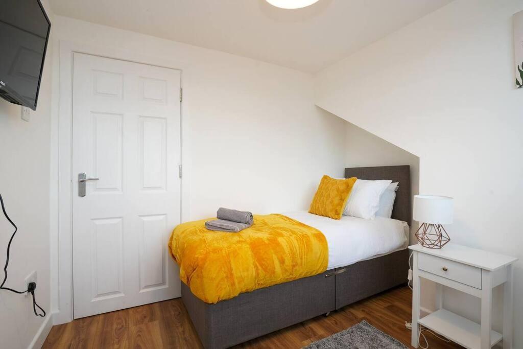 3 Bedroom With Free Parking *